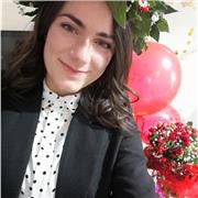 Laureata in Lingue e Letterature Inglese e Francese, offre ripetizioni per tutti i tipi di scuola